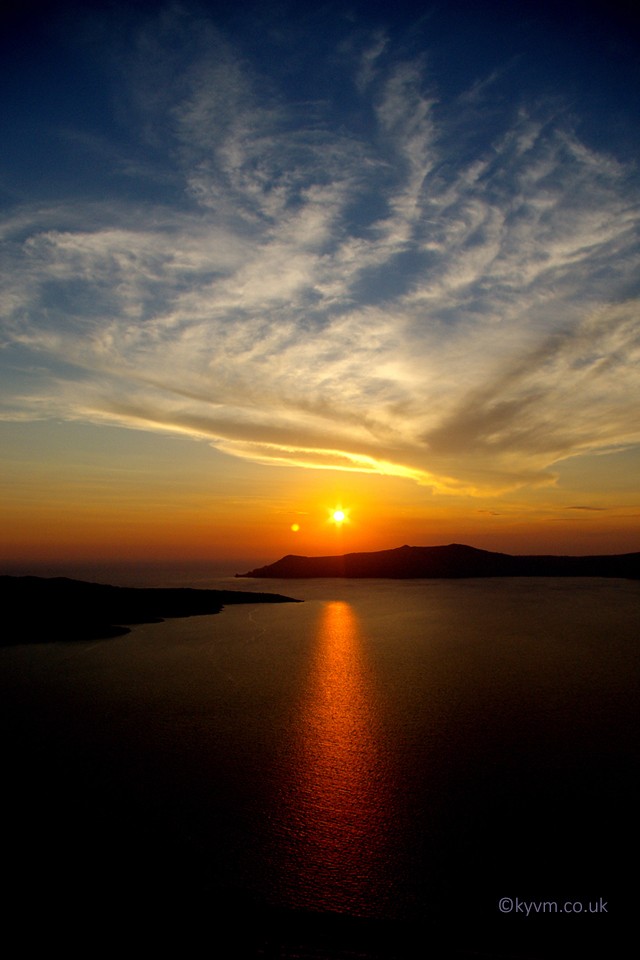 There is a local tradition in Thira of applauding the majestical sunsets.  Possibly this is purely for the tourists, it is however quite understandable.
